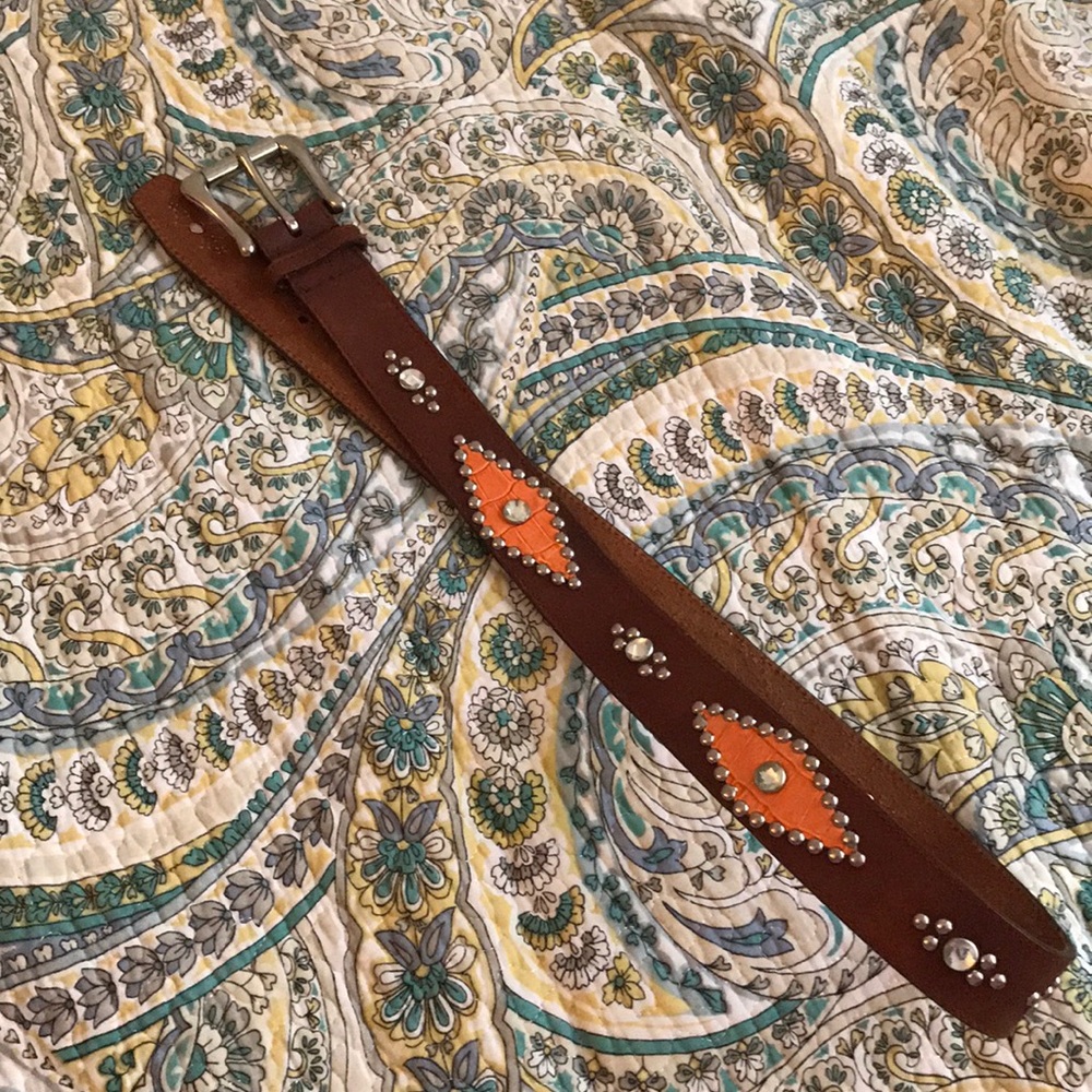 Guess belt sz Medium, Aztec/southwestern design